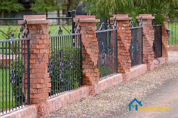 Mẫu tường rào có trụ gạch kiểu soắn