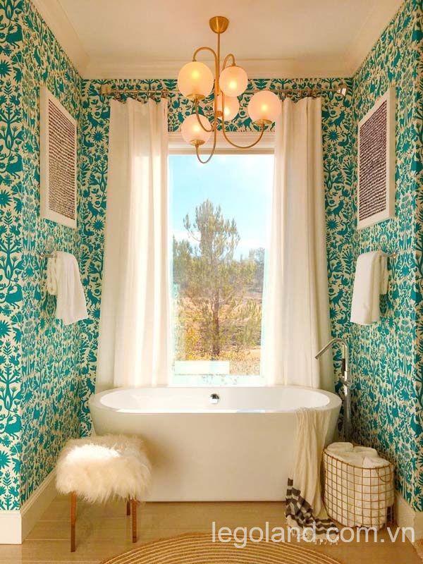 Phòng tắm với thiết kế gam màu nổi bật 
